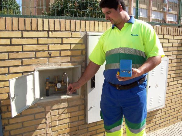 Linaqua garantiza que el agua distribuida a todos los hogares del municipio es apta para consumo